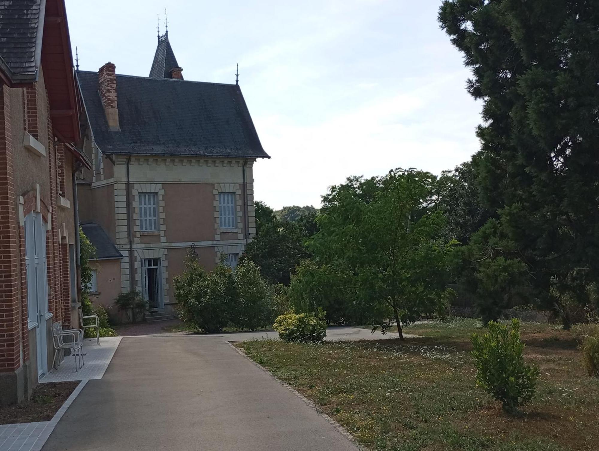Le Manoir Sequoia 호텔 Airvault 외부 사진
