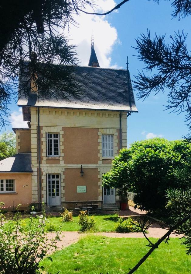 Le Manoir Sequoia 호텔 Airvault 외부 사진